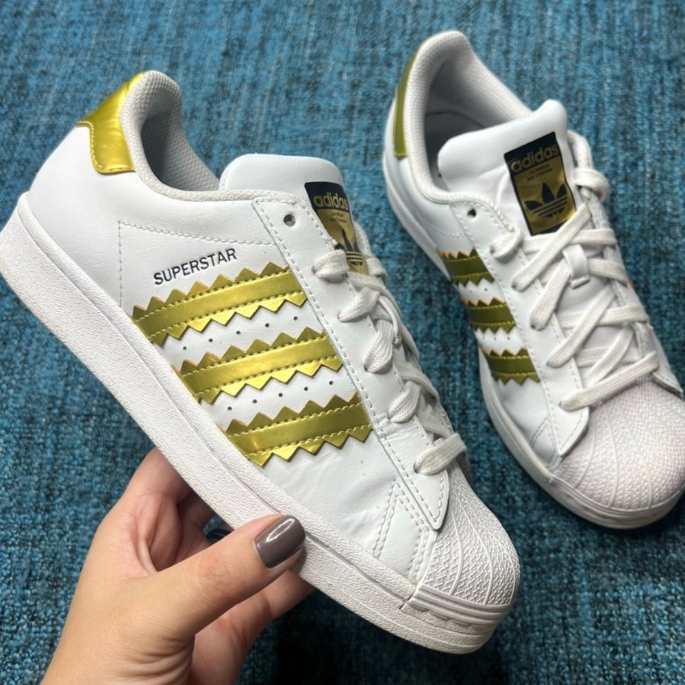Adidas Superstar Sneakers in Cloud White Metallic Gold